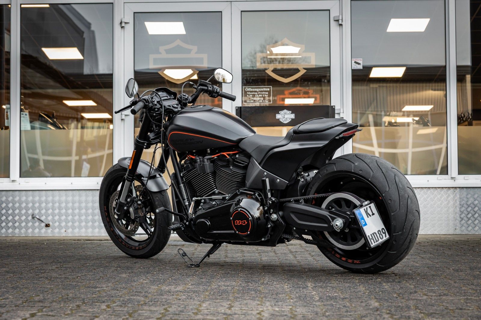 Fahrzeugabbildung Harley-Davidson FXDRS 114 CUI - KESSTECH - SEITLICHER KZH