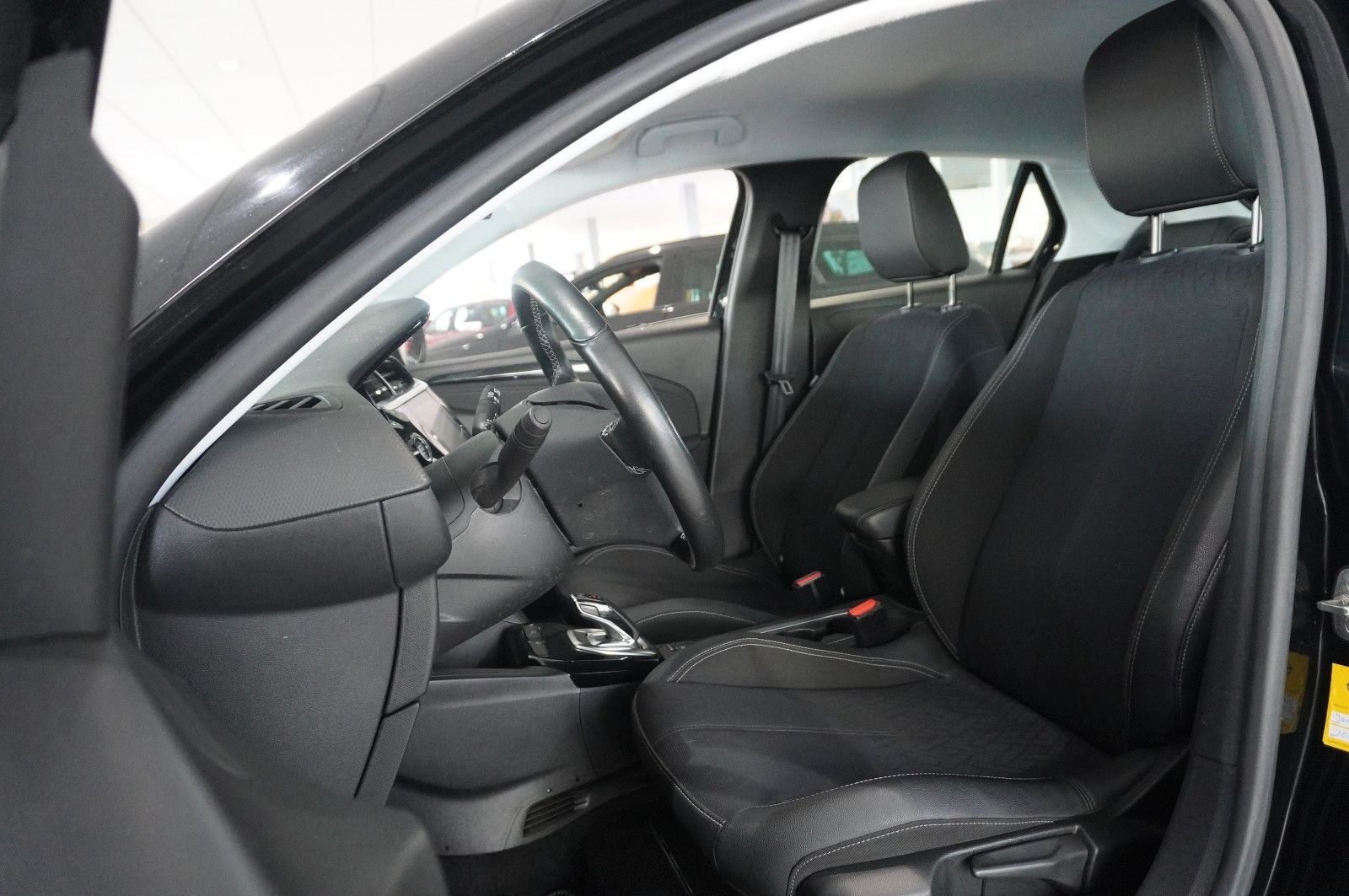 Fahrzeugabbildung Opel Corsa-e  ELEGANCE SHZ|16"ALU|PDC|SHZ|KAMERA