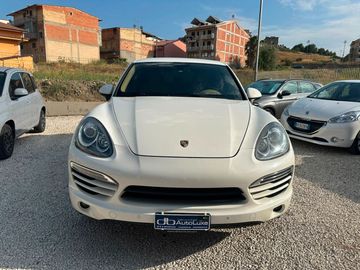 Porsche Cayenne - 3