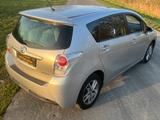 Toyota Verso 1.8l Valvematic Life Multidrive S 5-Sitz - silberne Toyota Verso