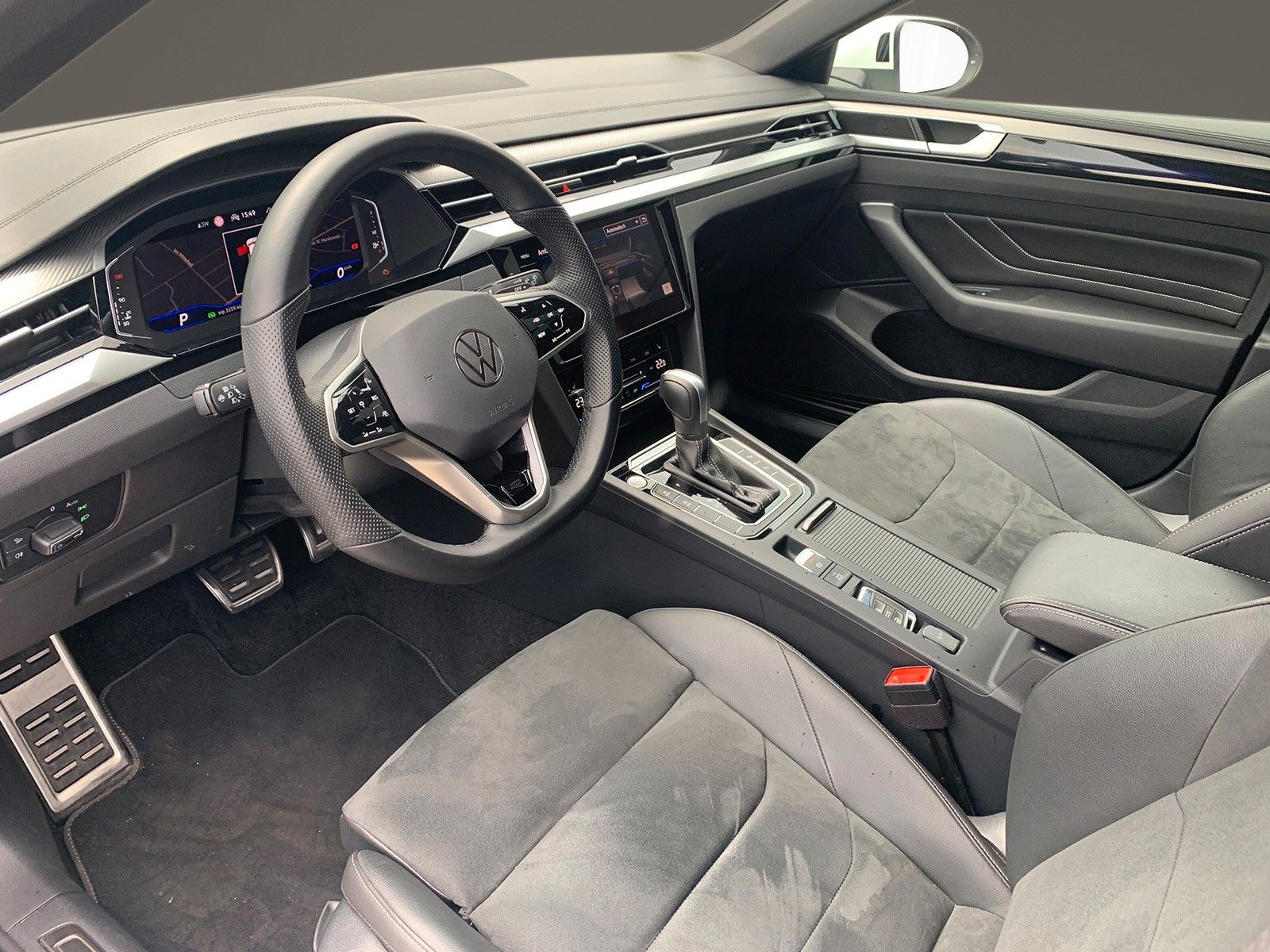 Fahrzeugabbildung Volkswagen Arteon Shooting Brake R-Line - 1. Hand