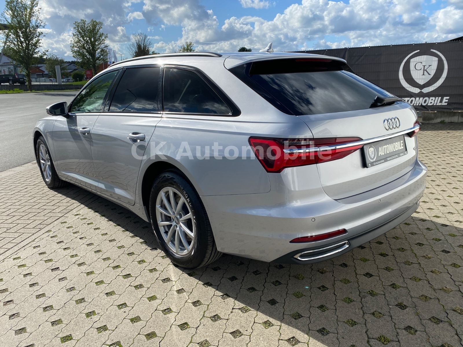 Fahrzeugabbildung Audi A6 Avant 45 TDI Quattro/Navi/Head-Up/LED/Kamera