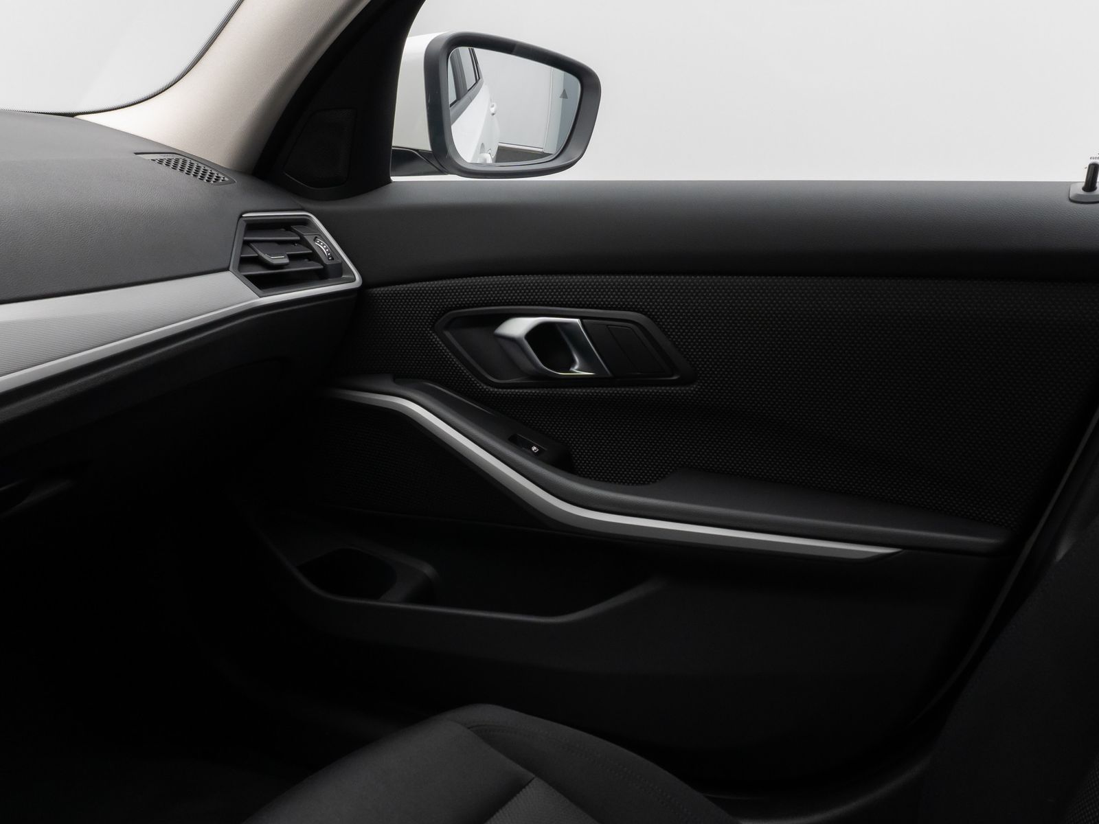 Fahrzeugabbildung BMW 320e  Kamera Laser HUD DAB HiFi Komfort Alarm