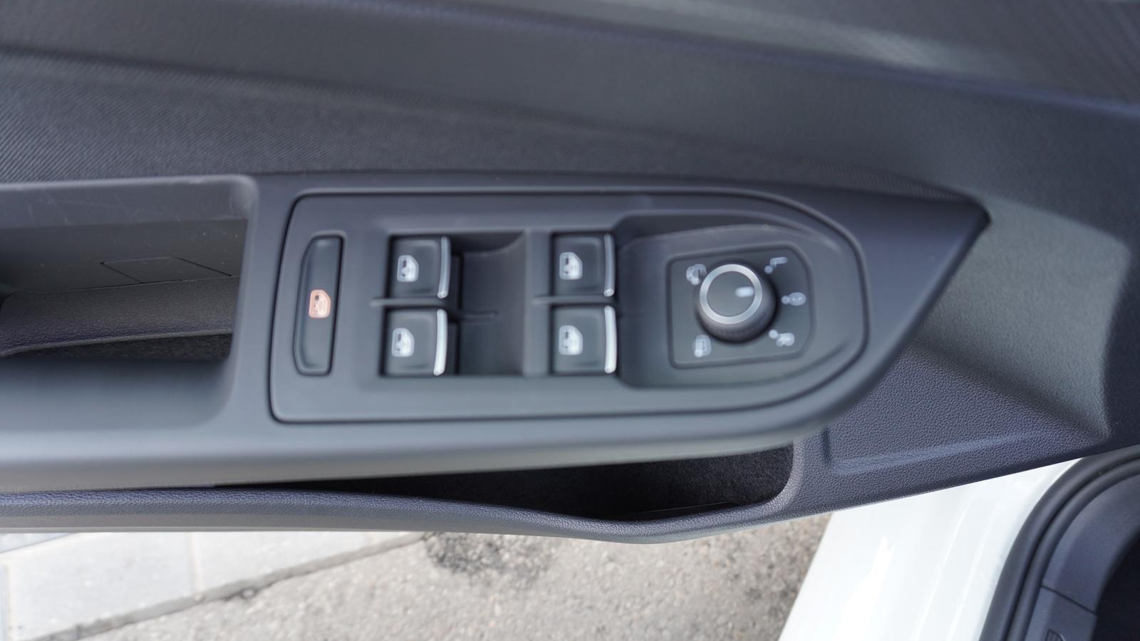 Volkswagen Golf VIII 1.5 TSI Active LED ACC Standheizung, миниатюра 17