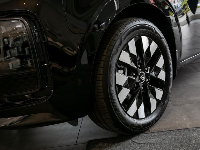 Hyundai Staria Signature 1.6 Hybrid 2WD Autobahnassi.
