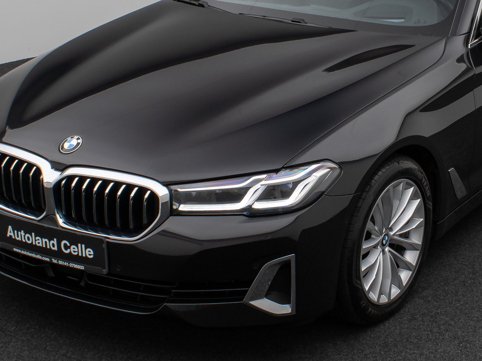 Fahrzeugabbildung BMW 530d LuxuryLine Kamera Laser HUD DAB ACC Komfort