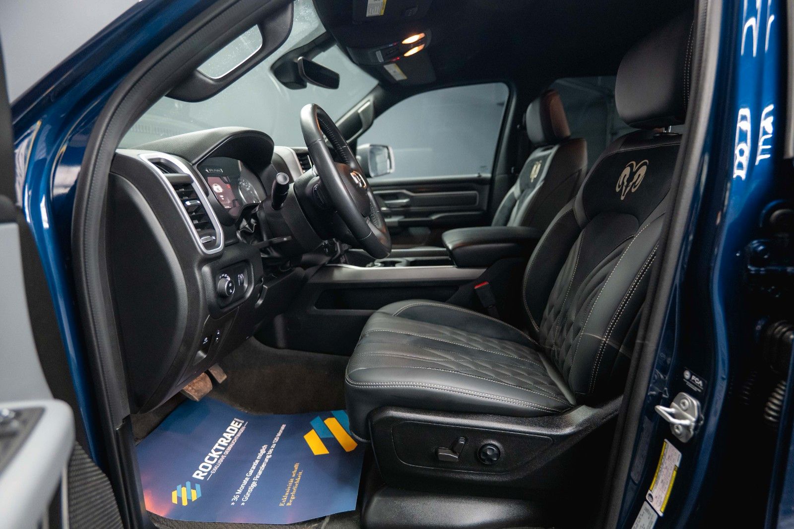 Fahrzeugabbildung Dodge RAM 5.7 V8 HEMI 4x4 OFFROAD Night-Paket *LED*19%