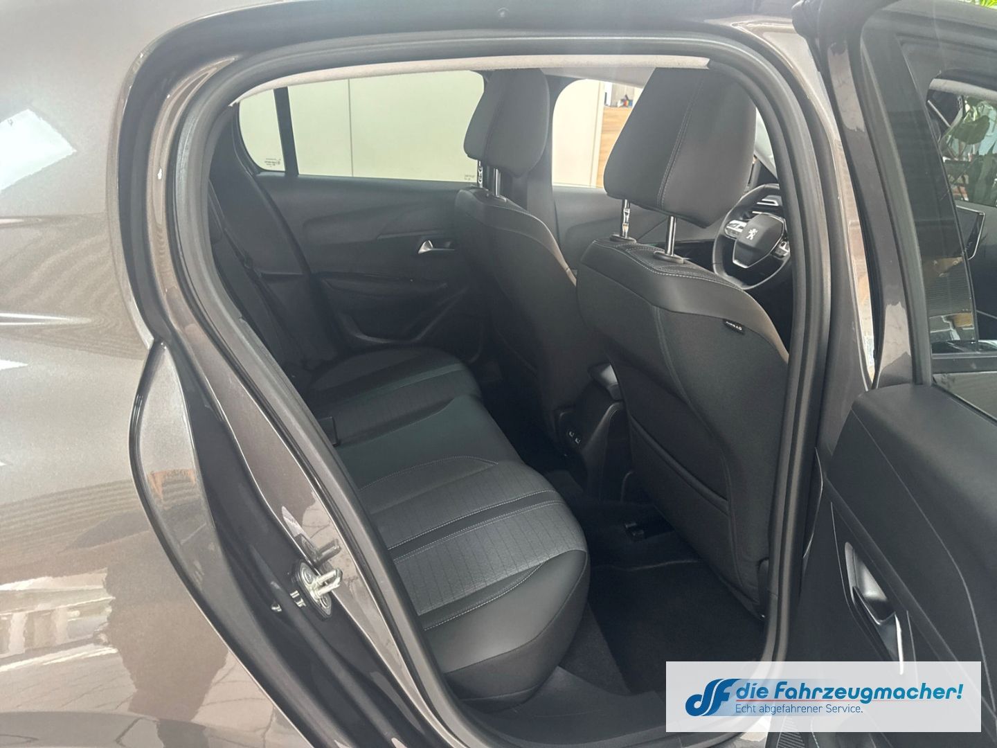 Fahrzeugabbildung Peugeot 208 Allure Navi Digitales Cockpit LED Apple CarP