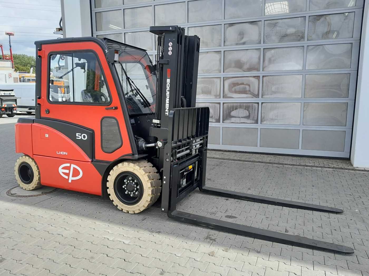 Fahrzeugabbildung Andere EP Equipment CPD50F8 / 5T / Triplex: 5,00m / ZVG