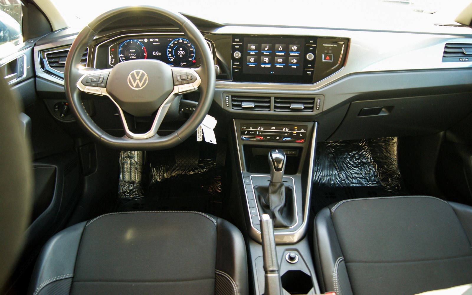 Fahrzeugabbildung Volkswagen Taigo 1.5 DSG Style IQ-LIGHT NAVIGATION VIRTUAL