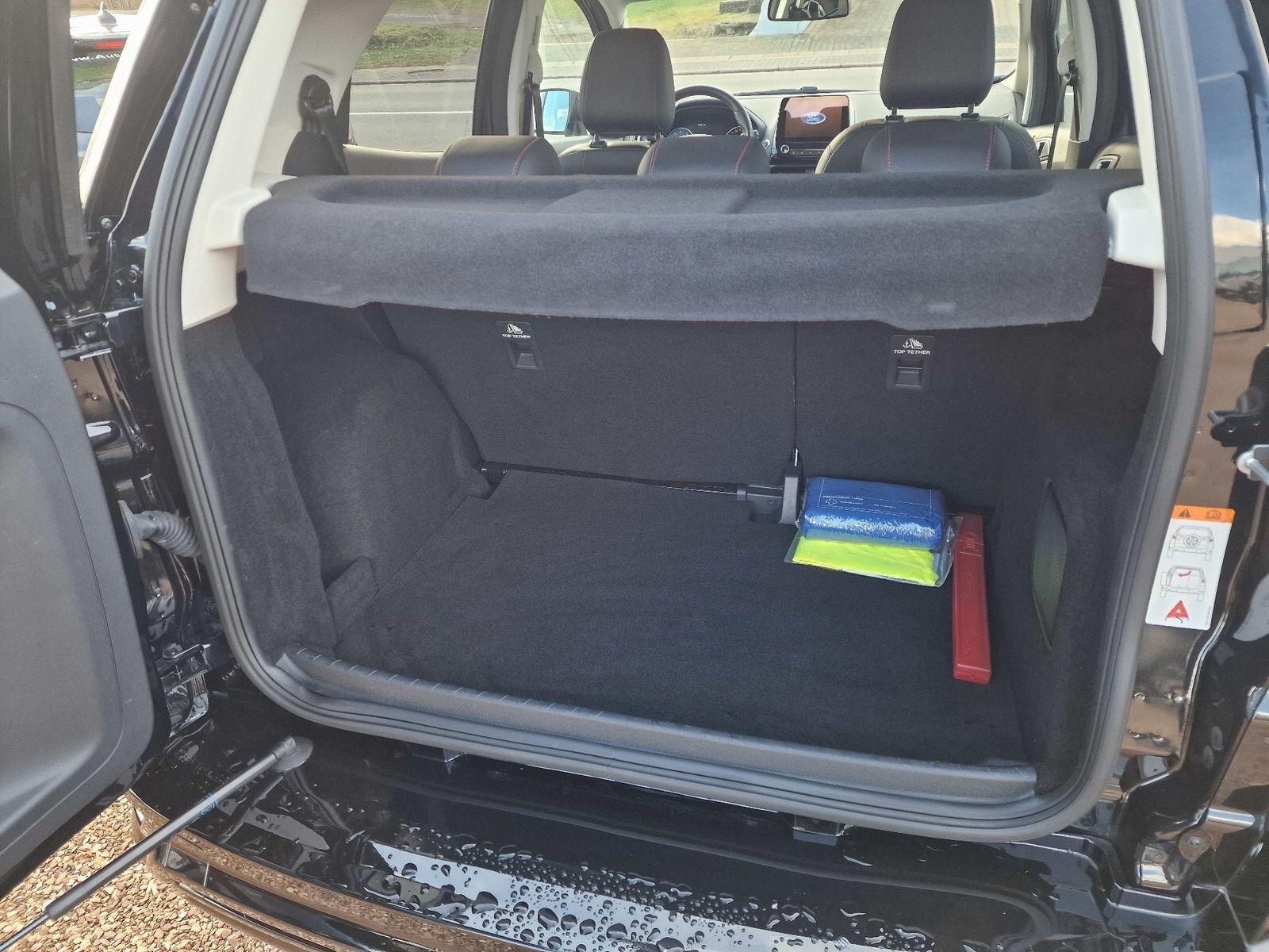 Fahrzeugabbildung Ford EcoSport ST-Line, Technik+Winter+Fahreras.Paket