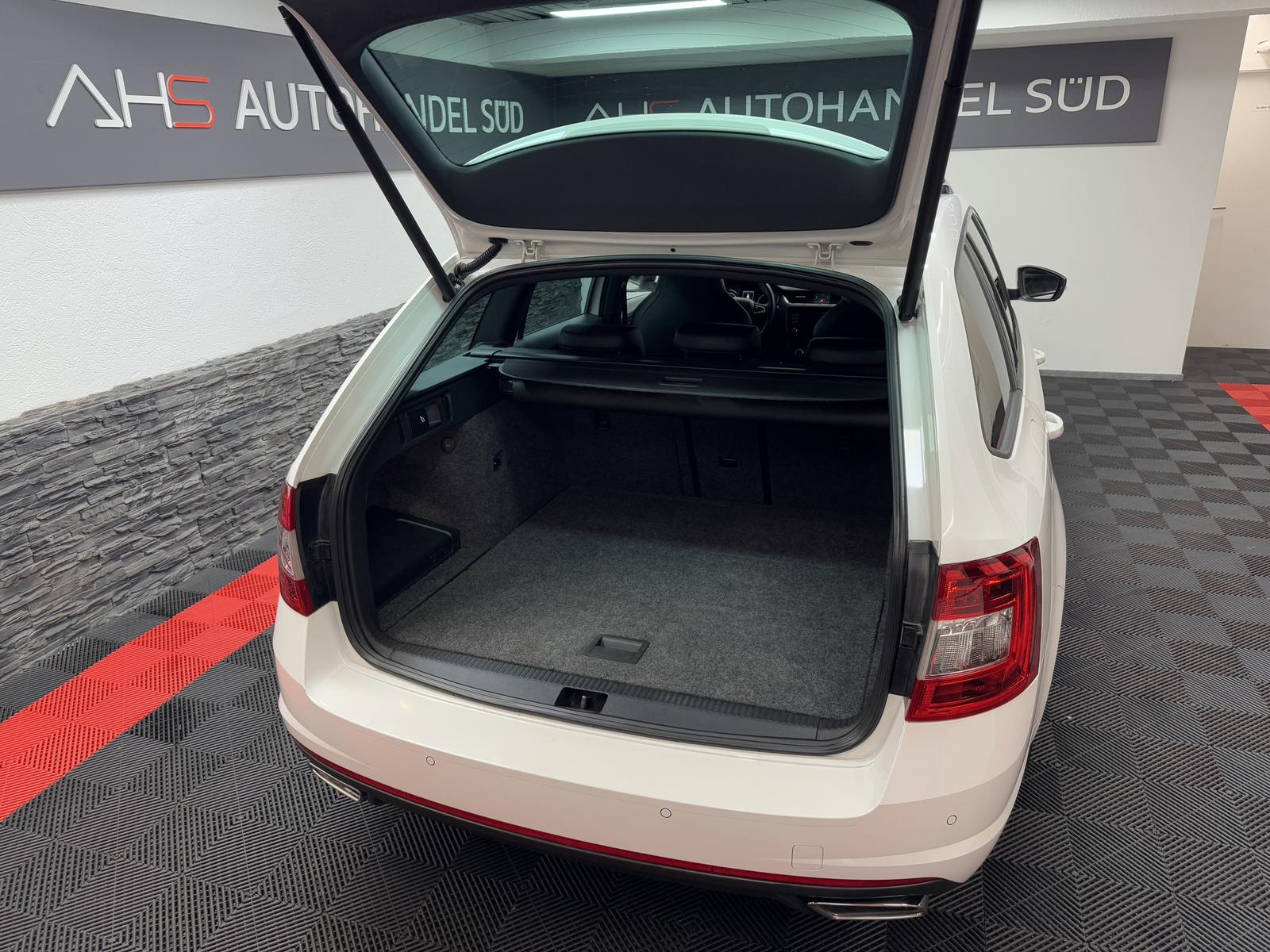 SKODA OCTAVIA COMBI RS 2.0 TDI 184ch BVA Historique présent - 2EME MAIN