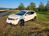 Nissan Qashqai 1.6 DIG-T 360° 360° - Nissan Qashqai mit Benzin-Antrieb: Limousine, 1.6