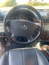 Mercedes-Benz ML 320 - - Mercedes-Benz ML 320 aus 2000