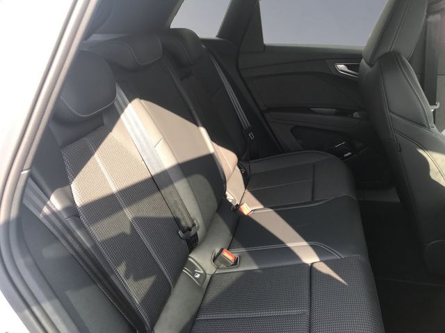 Q4 e-tron 45 e-tron , S line, Matrix LED