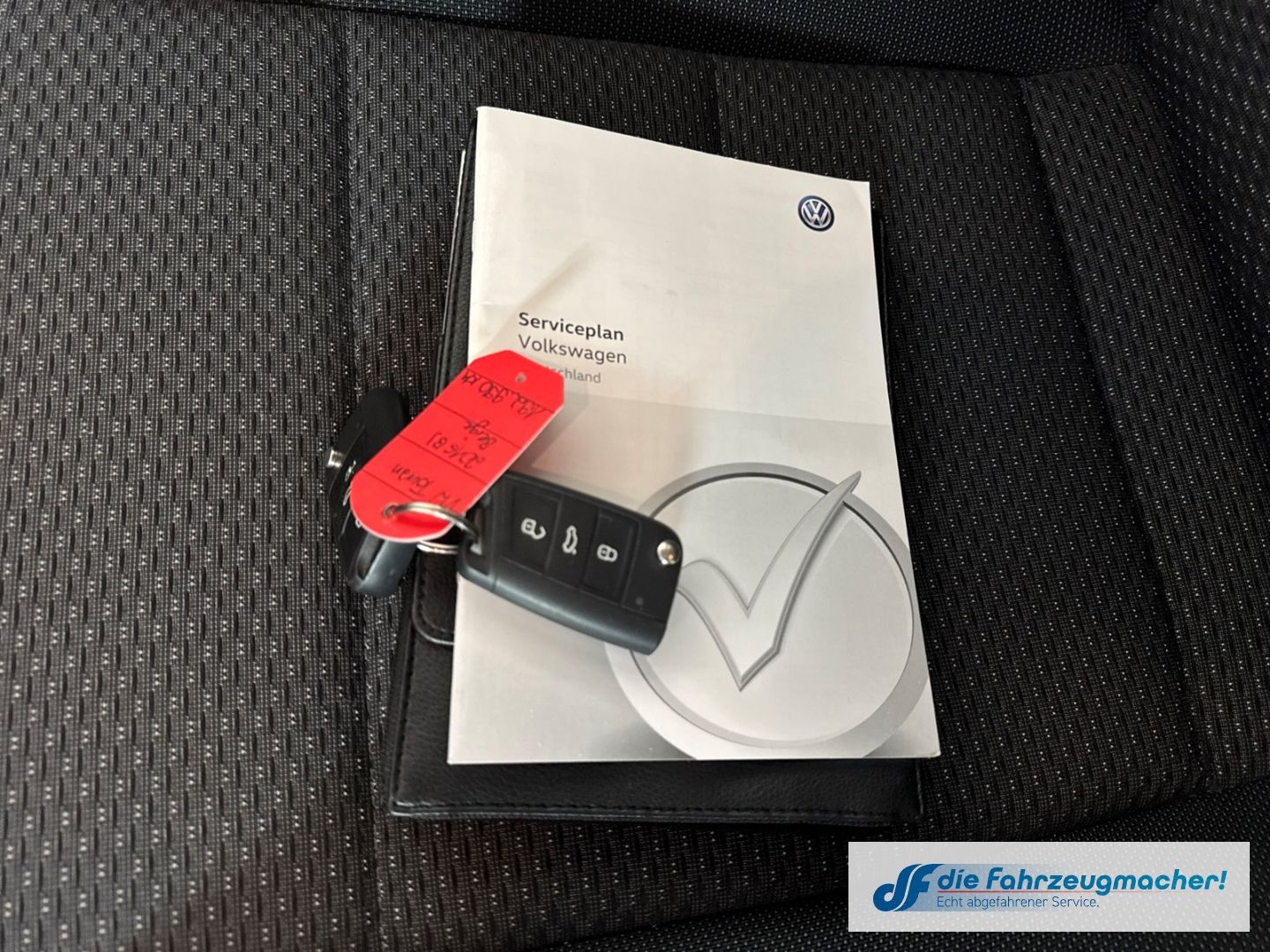 Fahrzeugabbildung Volkswagen Touran Comfortline BMT Start-Stopp AHK-klappbar