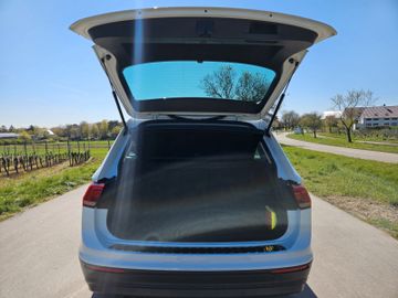 Volkswagen Tiguan - 10