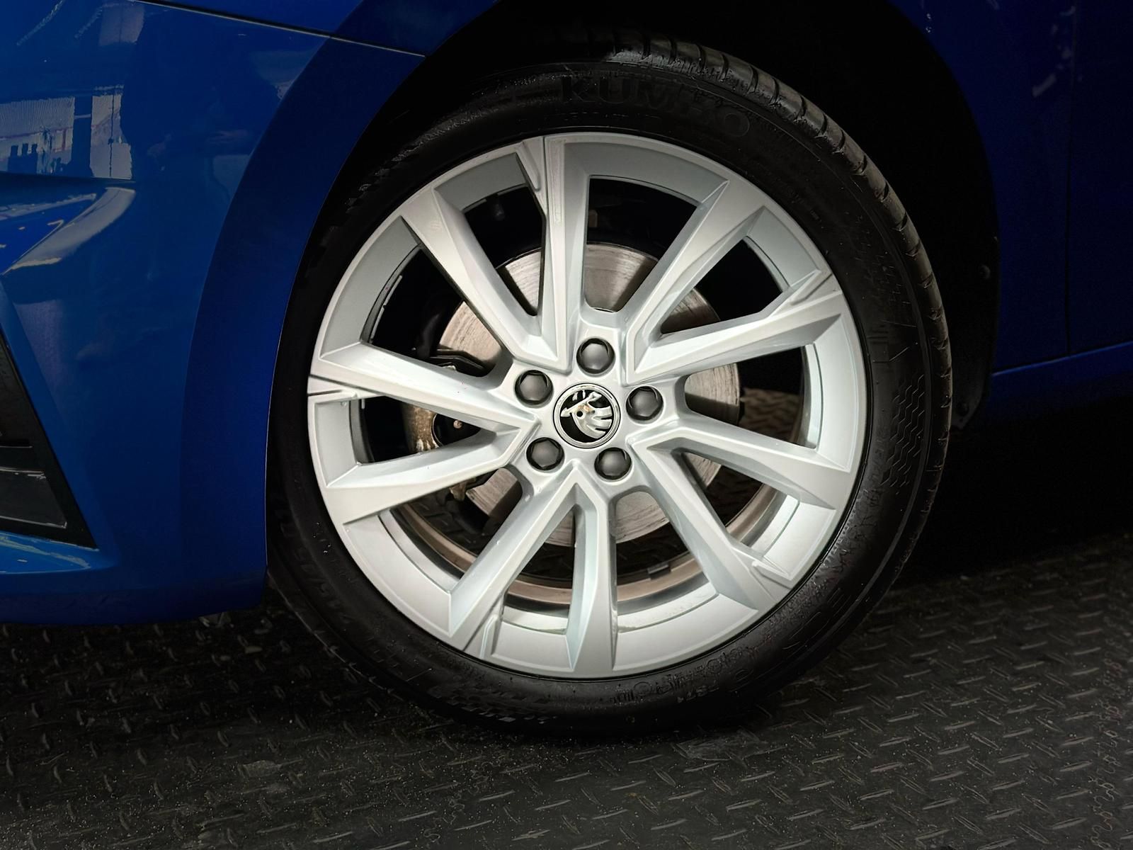 SKODA Fabia 1.0TSI TOP SELECTION LED#ACC#SPUR#CAM#SHZ - Image 9