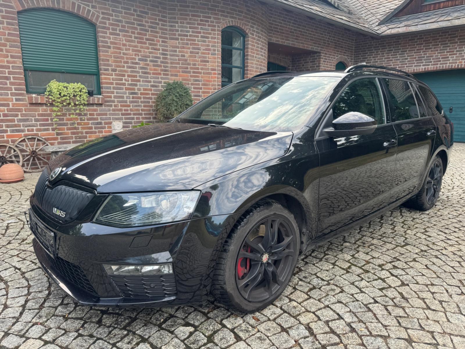 Skoda Octavia Combi RS/DSG/XENON/STANDHzg/NAVI/AHK