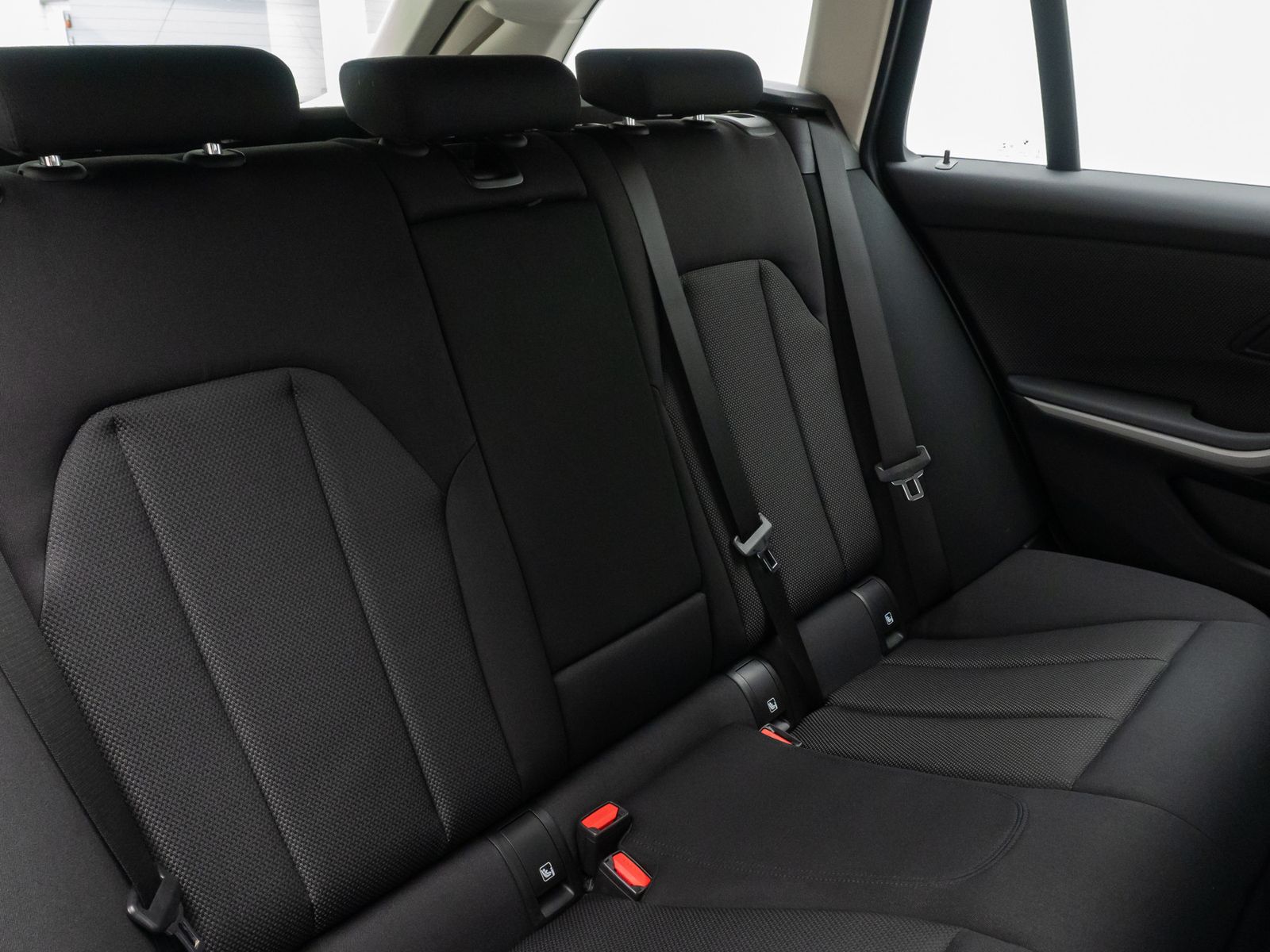 Fahrzeugabbildung BMW 320d GeschwindigReg HiFi Kamera LED CockpitPlus