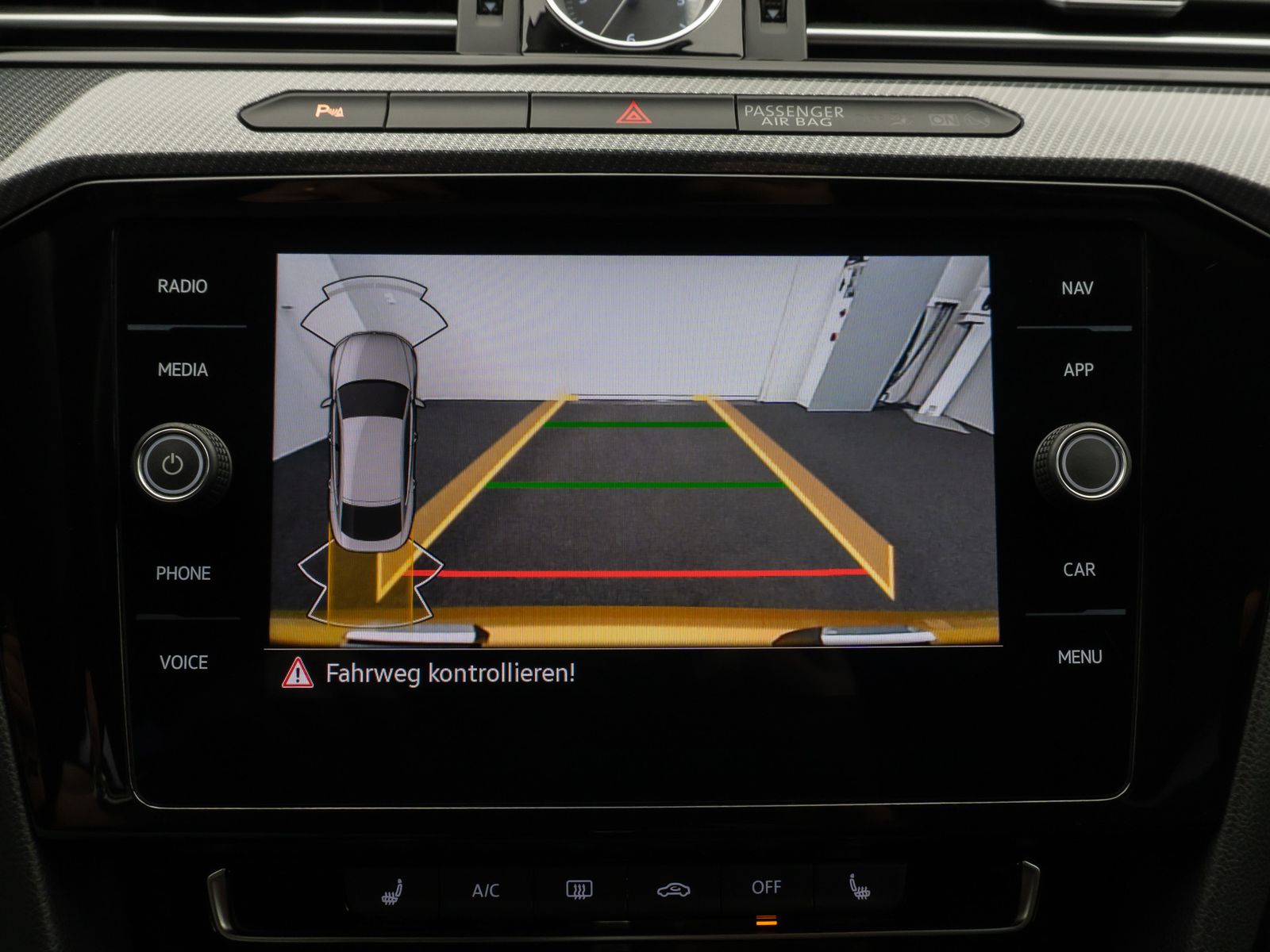 Fahrzeugabbildung Volkswagen Arteon R-Line Kamera Fernlichtassist ACC 8Fach