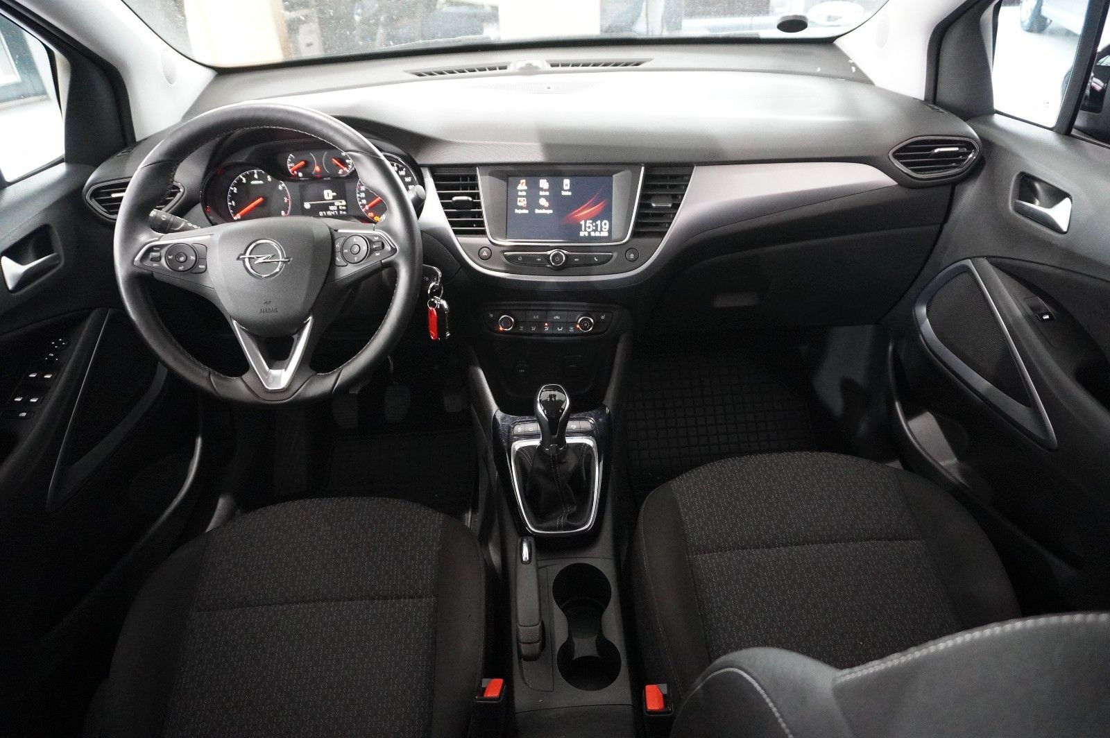 Fahrzeugabbildung Opel Crossland (X) 1.2 EDITION NAVI/LED/SHZ/PDC/TEMP.