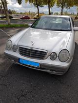Mercedes-Benz E 220 CDI CLASSIC Classic Joungtimer - gebrauchte Mercedes-Benz E 220 aus dem Jahr 2000