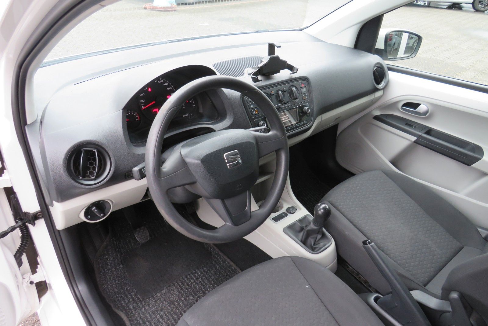 Fahrzeugabbildung SEAT Mii Style 4T KLIMA SITZH. MAPS&MORE 1.HD
