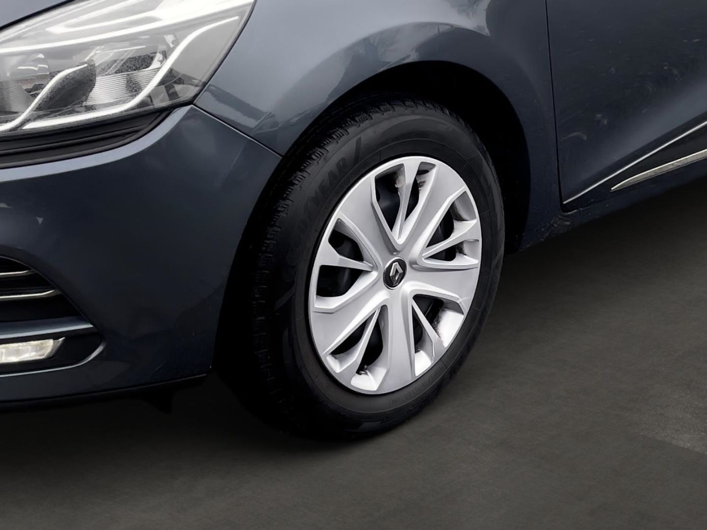 Fahrzeugabbildung Renault Clio IV Grandtour Limited Klima Tempomat DAB