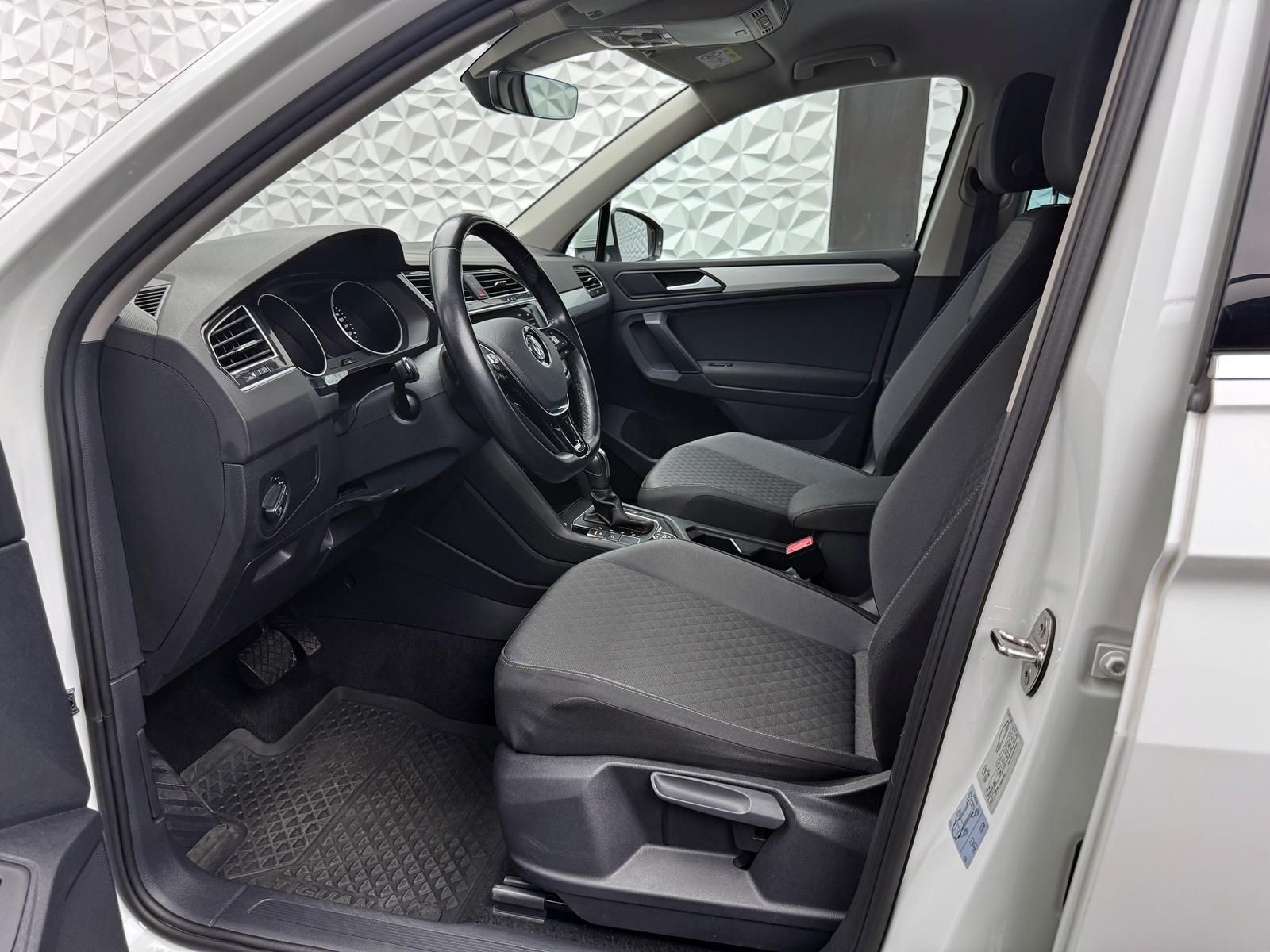 Fahrzeugabbildung Volkswagen 2.0 TSI*STANDHEIZUNG*AHK*4MOTION*LED*RCAM*DSG