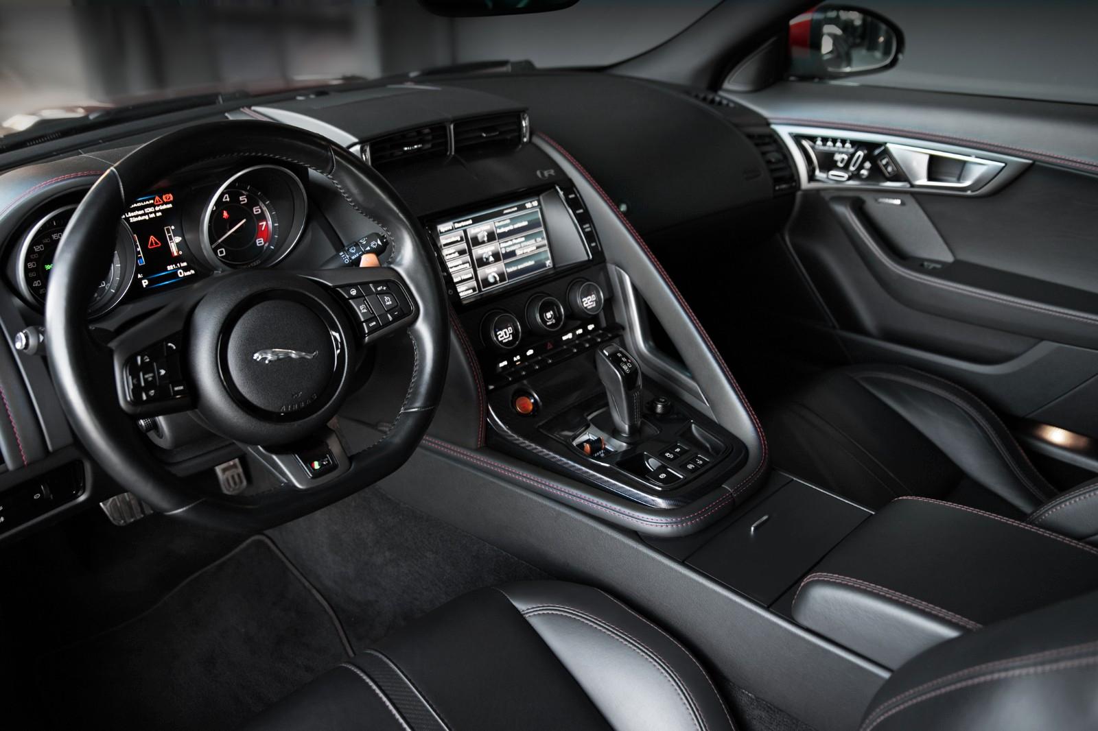 JAGUAR F-TYPE - R 5.0 V8 COUPE - 551 CV -TOIT PANORAMIQUE