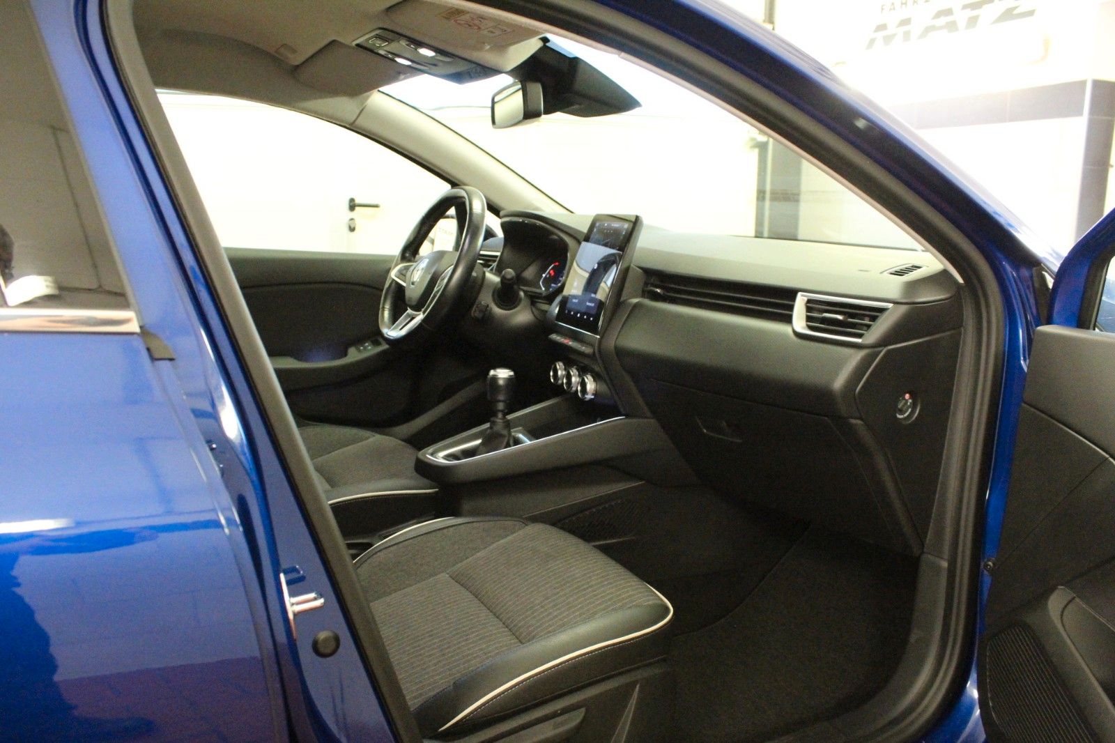 Fahrzeugabbildung Renault Clio TCe 90 Intens*Winterpaket*City Paket*