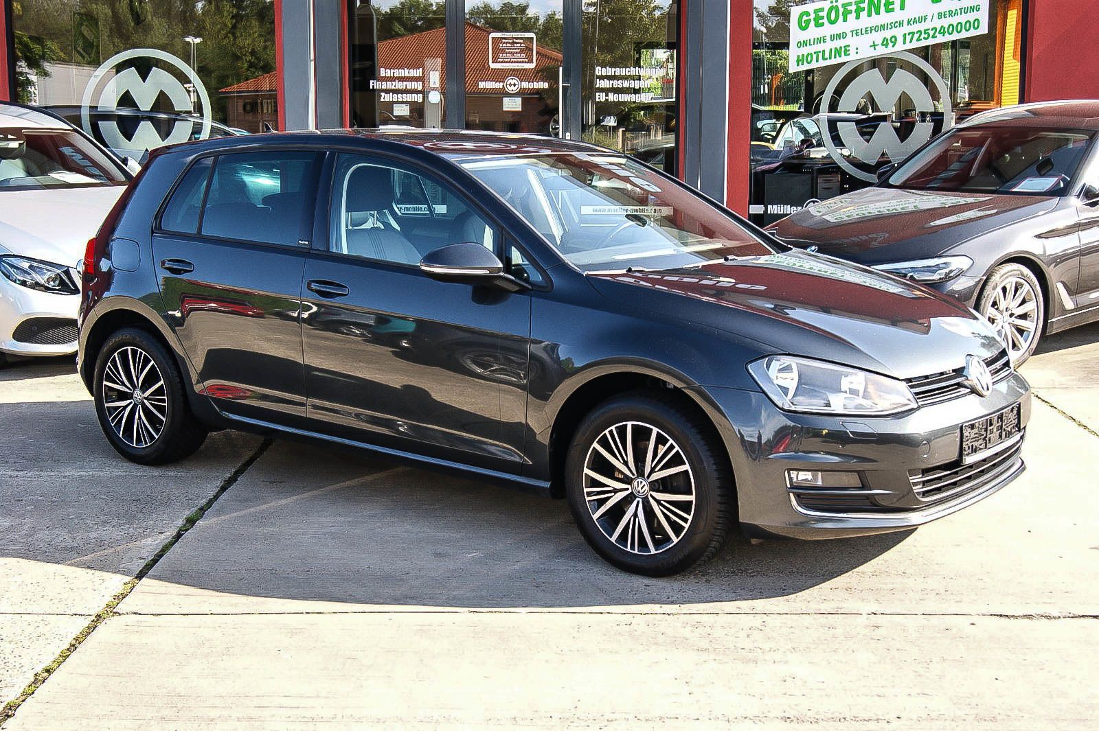 Fahrzeugabbildung Volkswagen Golf VII Allstar 16TDI NAVIGATION SIHZG TEMPOMAT