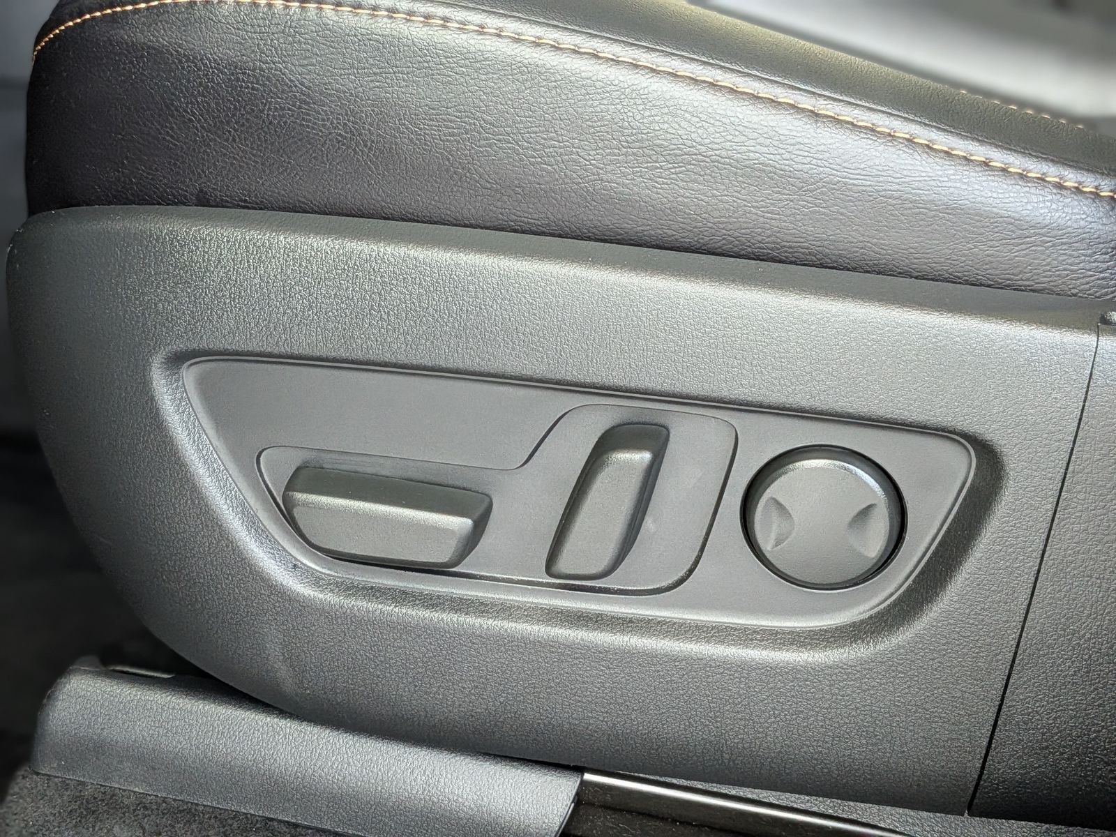 Fahrzeugabbildung Mazda CX-60 e-SKYACTIV-D254 HOMURA+ AWD Pano HUD Bose
