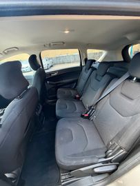 Ford S-Max - 12