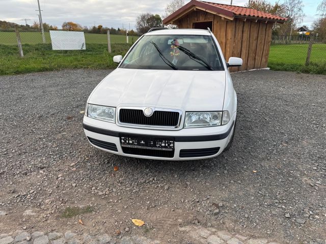 Skoda Octavia Combi Tour