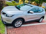 Nissan auto Nissan qashqai  DCI - Nissan Qashqai mit Diesel-Antrieb: Navigationssystem, Limousine