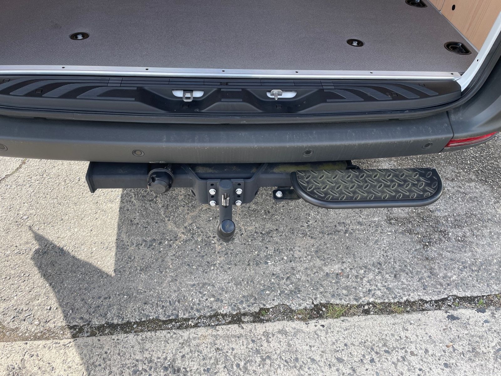 Fahrzeugabbildung Mercedes-Benz Sprinter 319 Kasten SELECT L4H2 4x4 LED AHK DIST