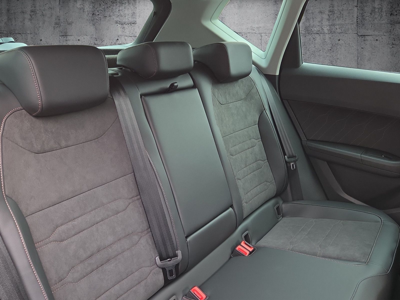 Ateca "Black" 1.5 TSI ACT DSG RFK AHK