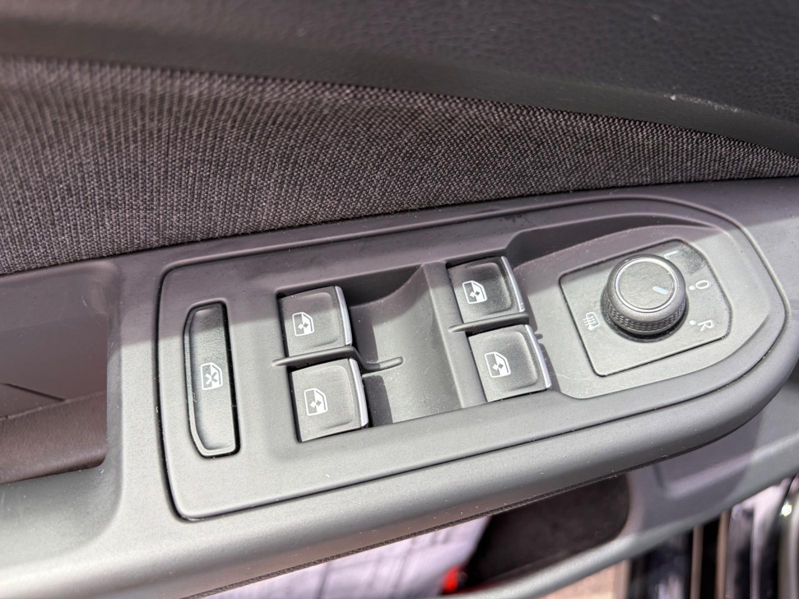 Volkswagen Golf VIII Lim. Life/ACC/KAMERA/ASISS/I HAND, миниатюра 14