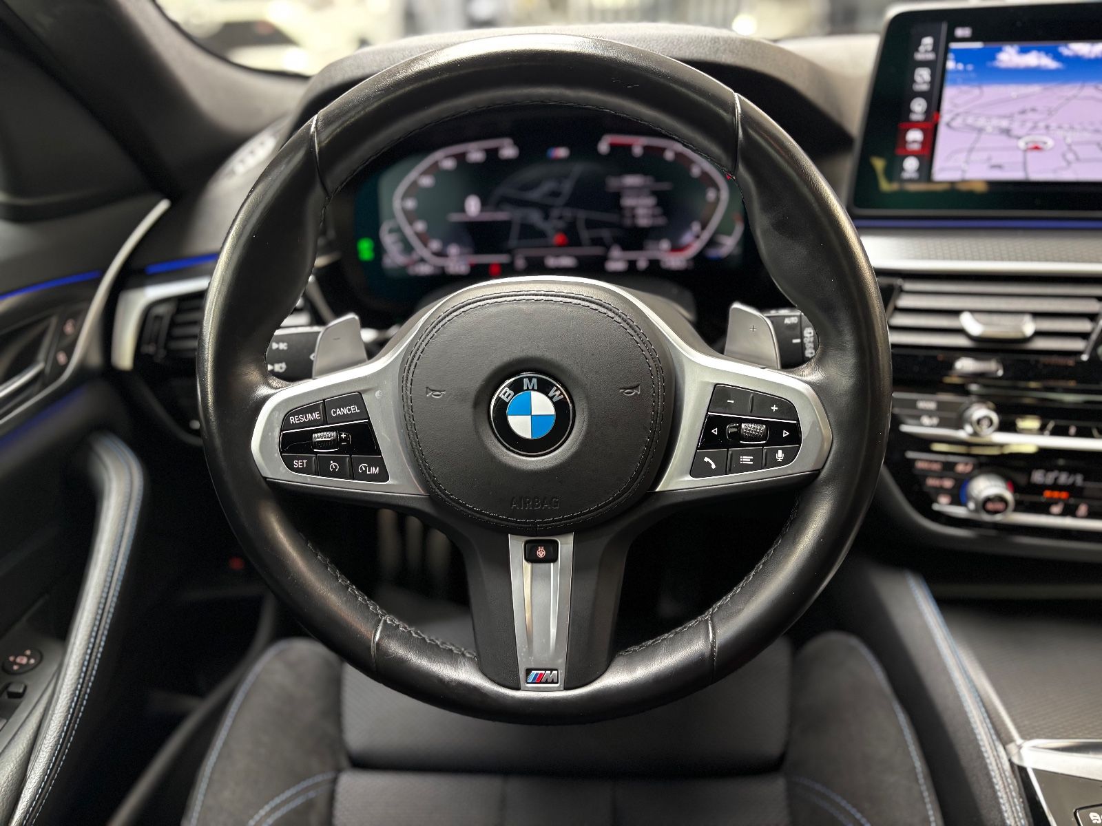 BMW 520d xDrive M Sport Touring HUD PANO LED CAM LIC foto 4