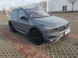 Volkswagen Tiguan 2.0 TDI SCR 176kW DSG 4MOTION OFFROAD... - Volkswagen Tiguan mit Diesel-Antrieb: Grau, Teilleder