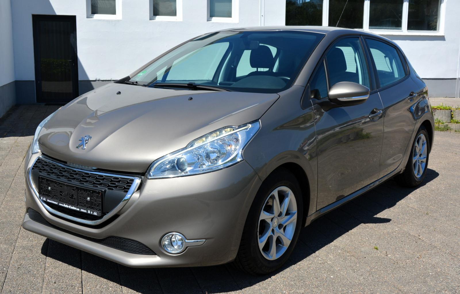 Peugeot 208 Active 1.4 Klima Navi AHK 8xBereift 1 Hand