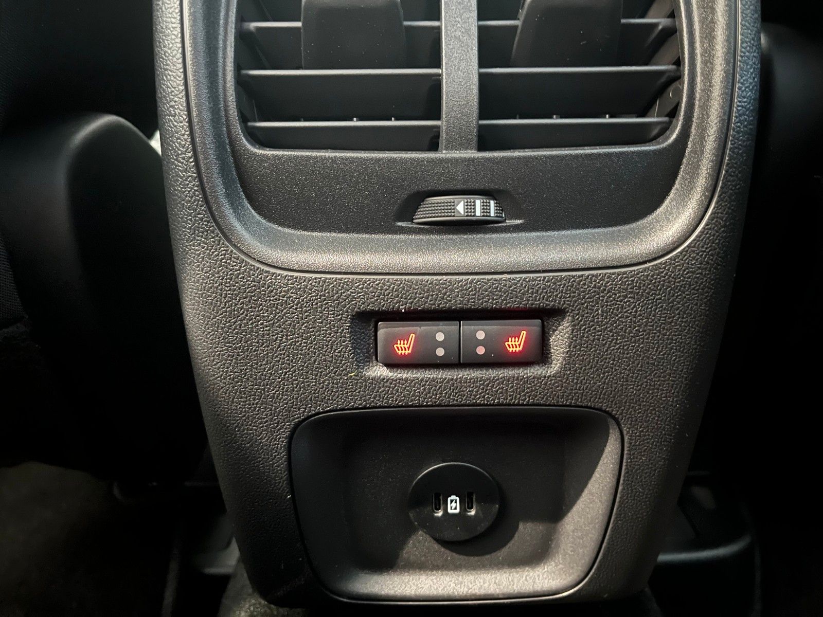 Fahrzeugabbildung Ford Kuga PHEV Titanium NAVI Kamera Winter Paket