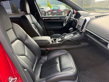 Porsche Cayenne - 11