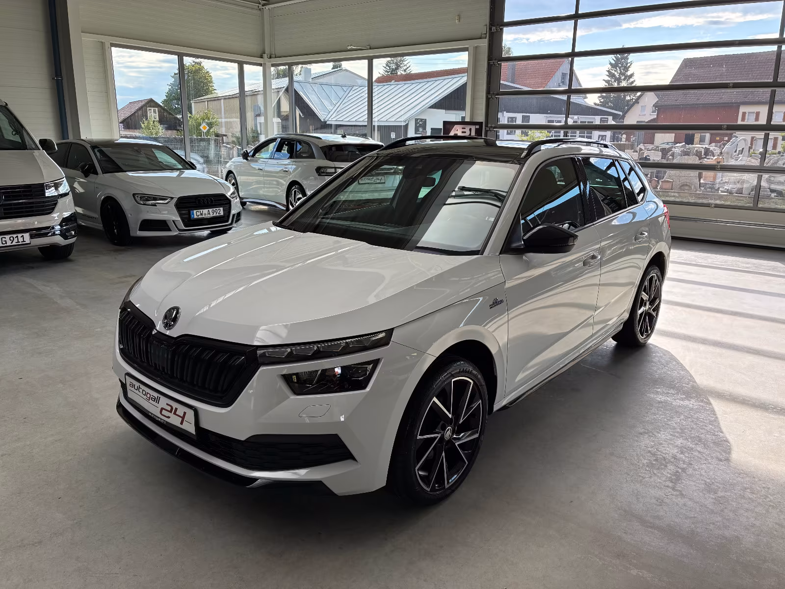 Skoda Kamiq Monte Carlo 1.5 TSI AHK Pano App Navi RFK