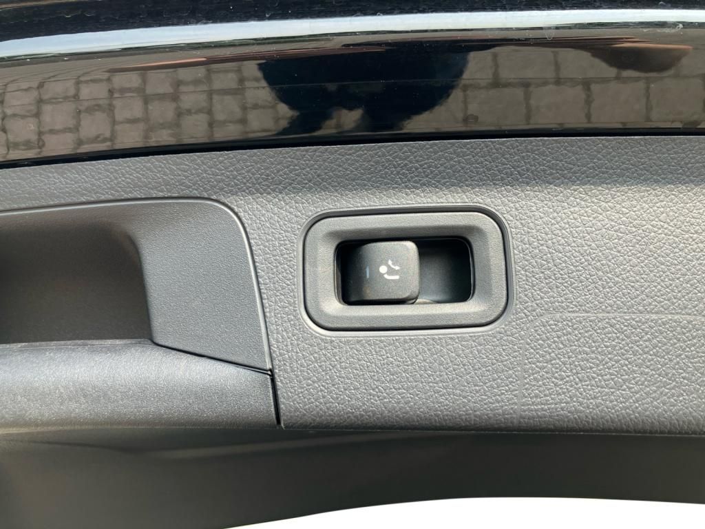 Fahrzeugabbildung Mercedes-Benz A 200 Kompaktlimousine AMG*LED*SpurH*SHZ*PDC*RFK