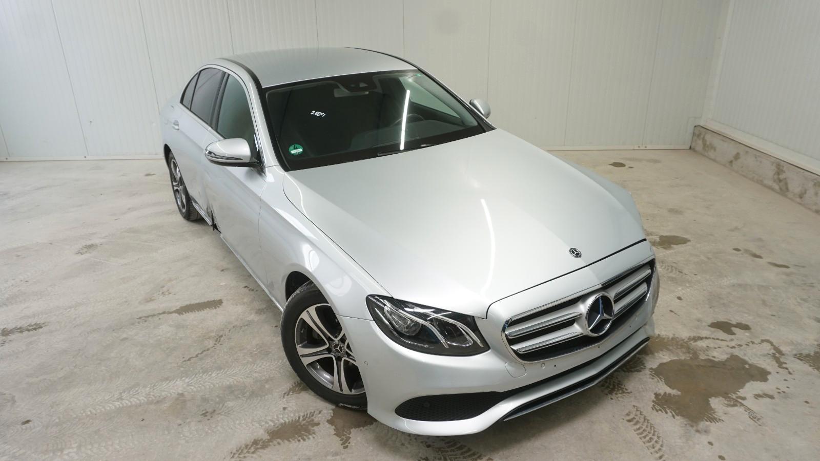 Mercedes-Benz E220d *LED*Keyless*Navi*