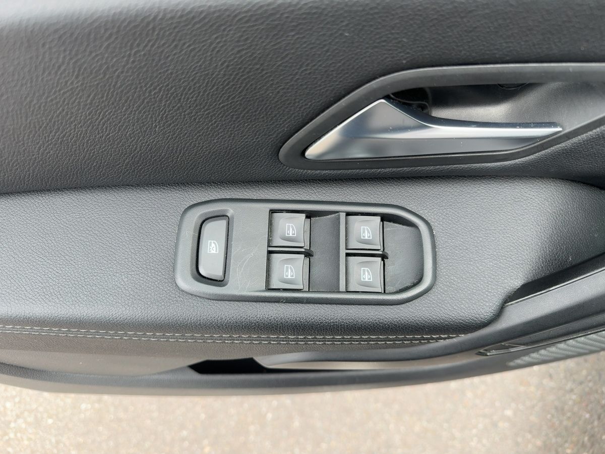 Fahrzeugabbildung Dacia Duster Prestige TCe 150 EDC SHZ Kimaaut.