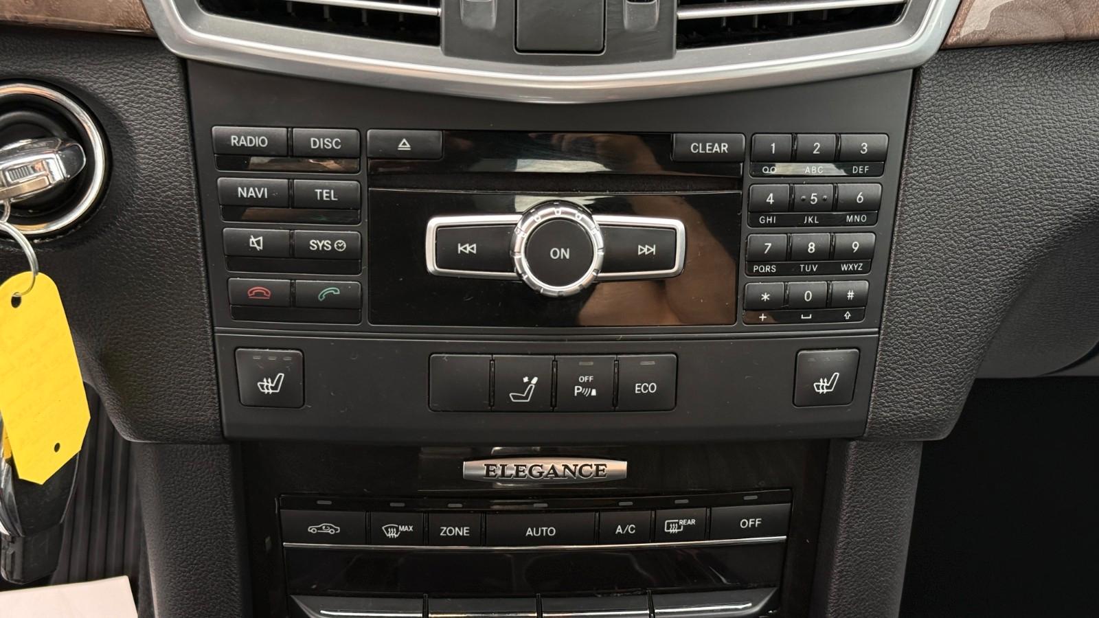 Mercedes-Benz E 220 Elegance *Automatik*AMG-Paket*Xenon*